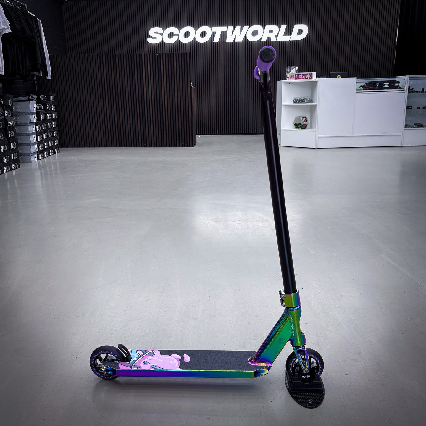 Striker Black/Rainbow Custom Build - Black/Rainbow-ScootWorld.dk