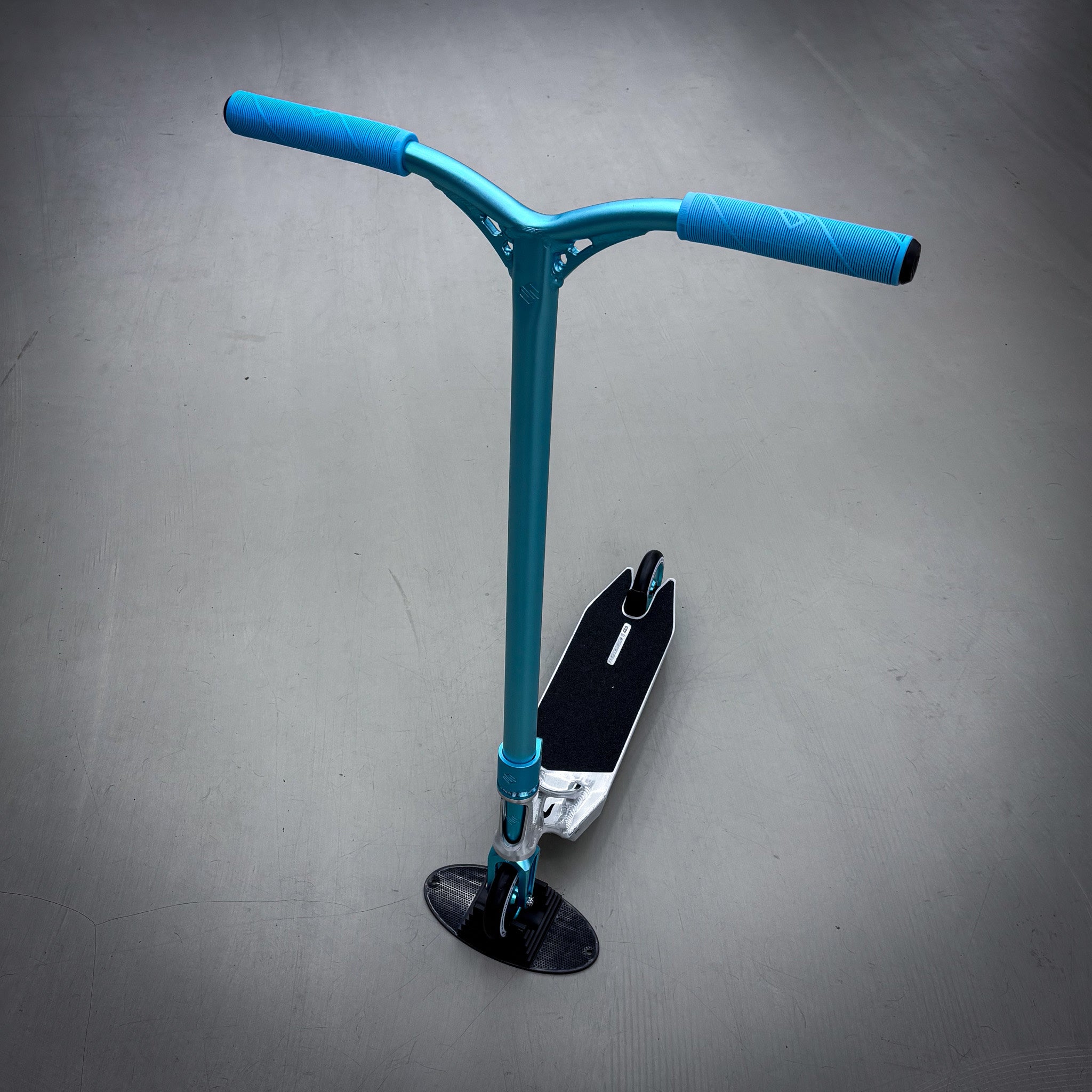 Striker Ethic Pande Silver/Teal Custom Build - Silver/Teal-ScootWorld.dk