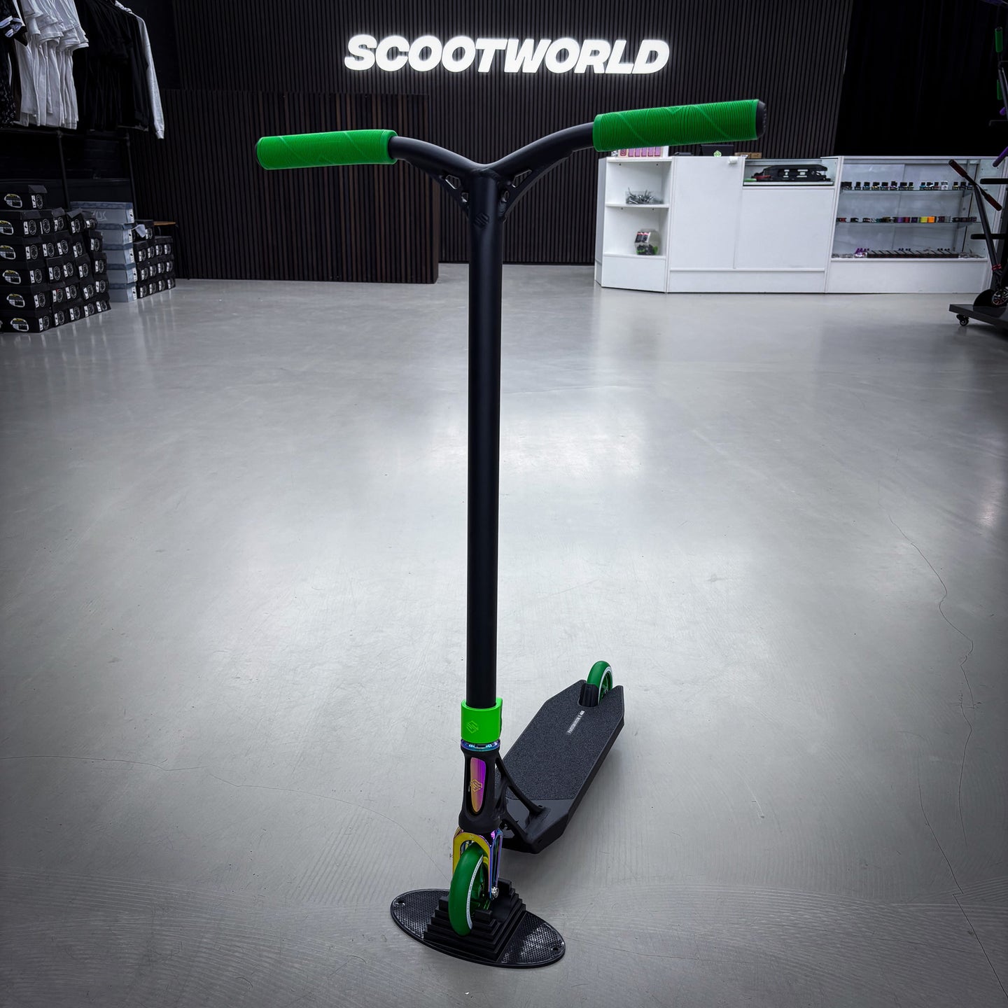 Striker Ethic Black/Green 460 Custom Build - Black/Green-ScootWorld.dk