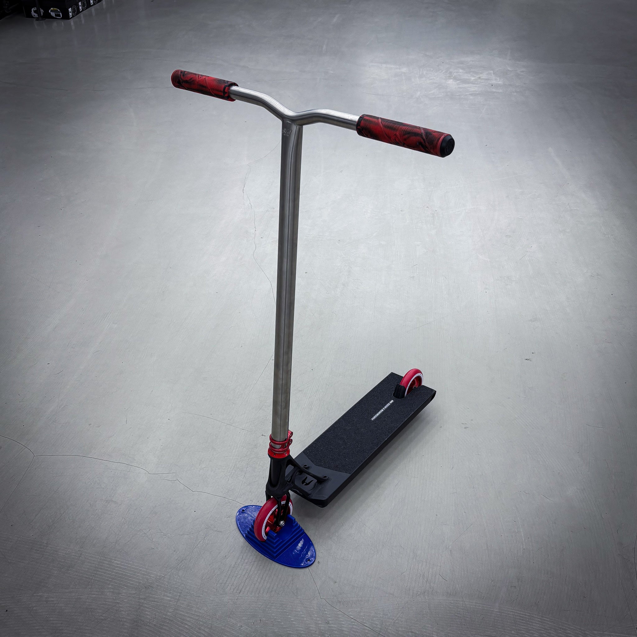 Striker Ethic Pande Boxed Custom Løbehjul - Black/Red/Raw-ScootWorld.dk