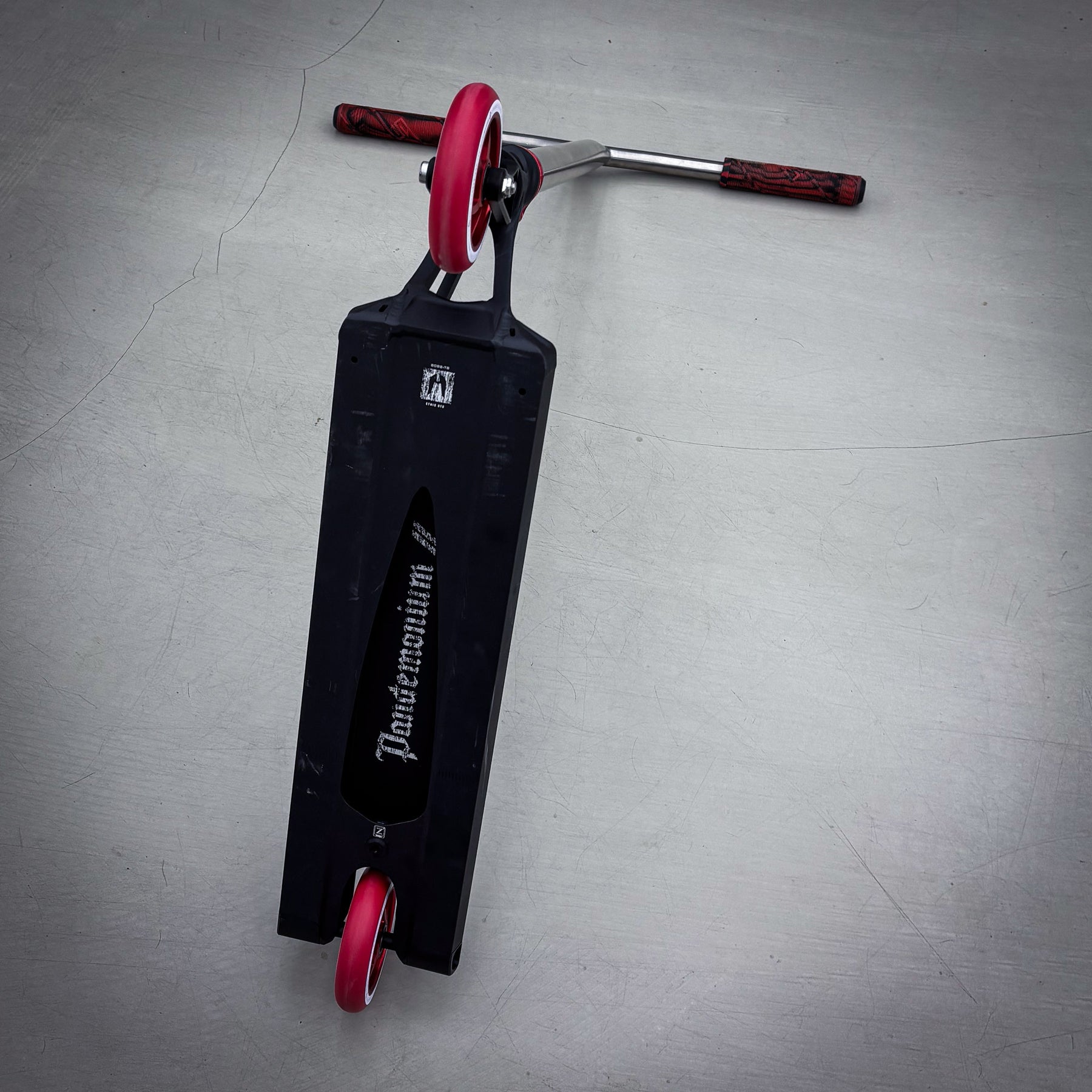 Striker Ethic Pande Boxed Custom Løbehjul - Black/Red/Raw-ScootWorld.dk