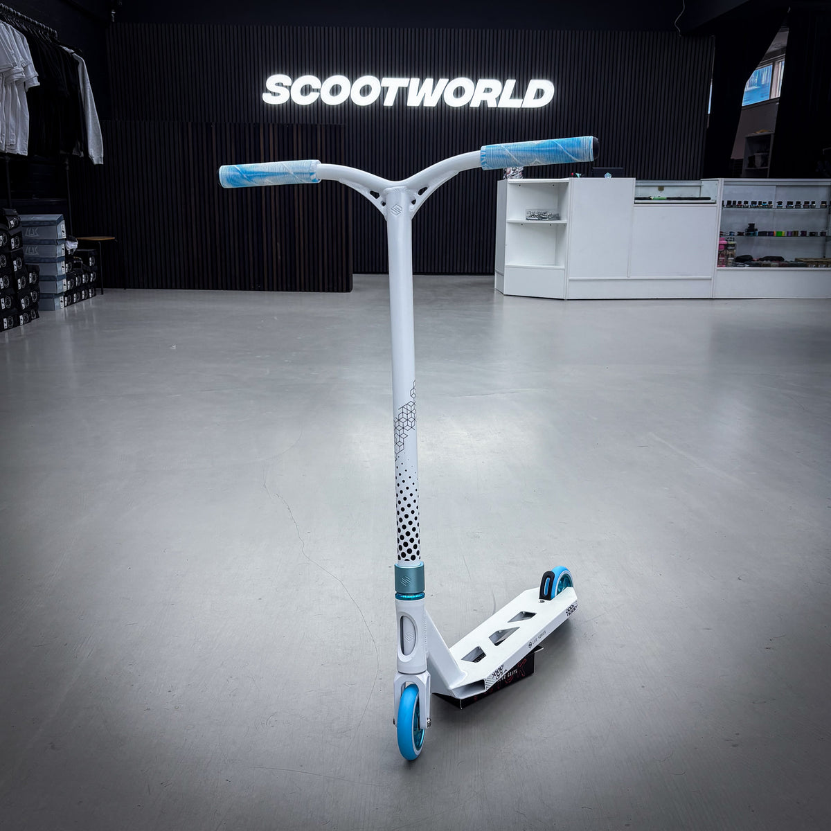 Striker Lux V2 White/Teal Custom Freestyle koloběžky - White/Teal