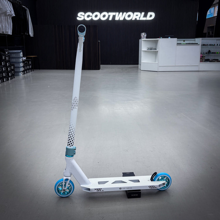 Striker Lux V2 White/Teal Custom Freestyle koloběžky - White/Teal